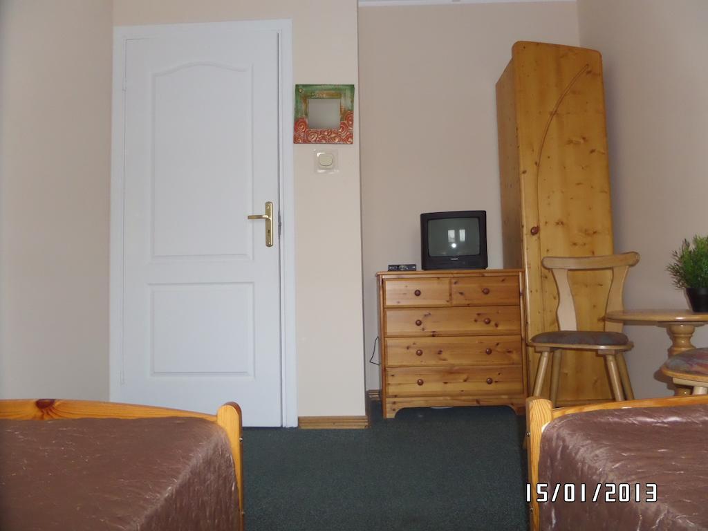 Willa Karis Warsaw Room photo