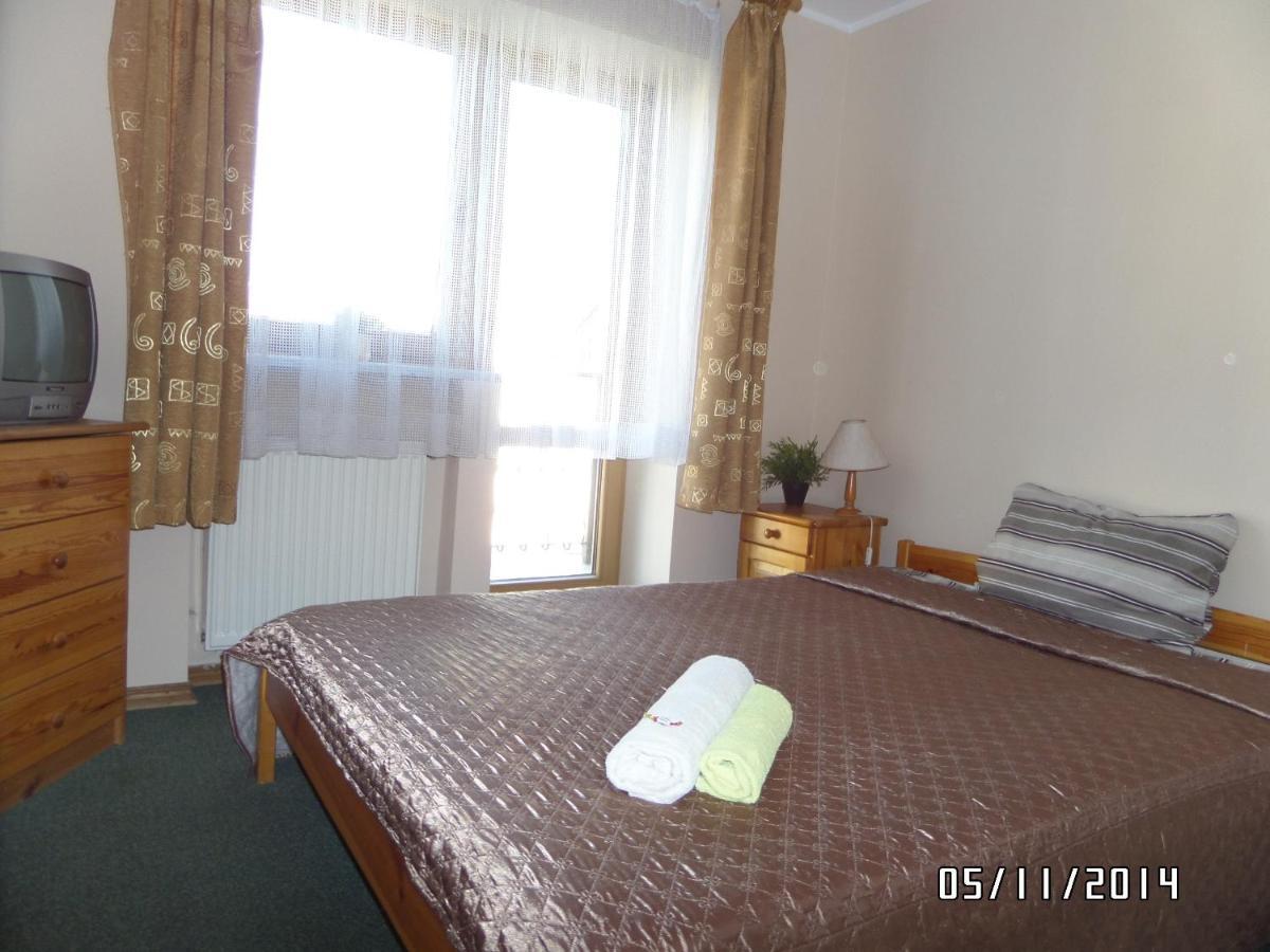 Willa Karis Warsaw Room photo