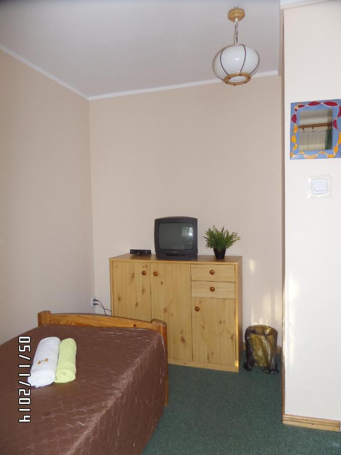 Willa Karis Warsaw Room photo